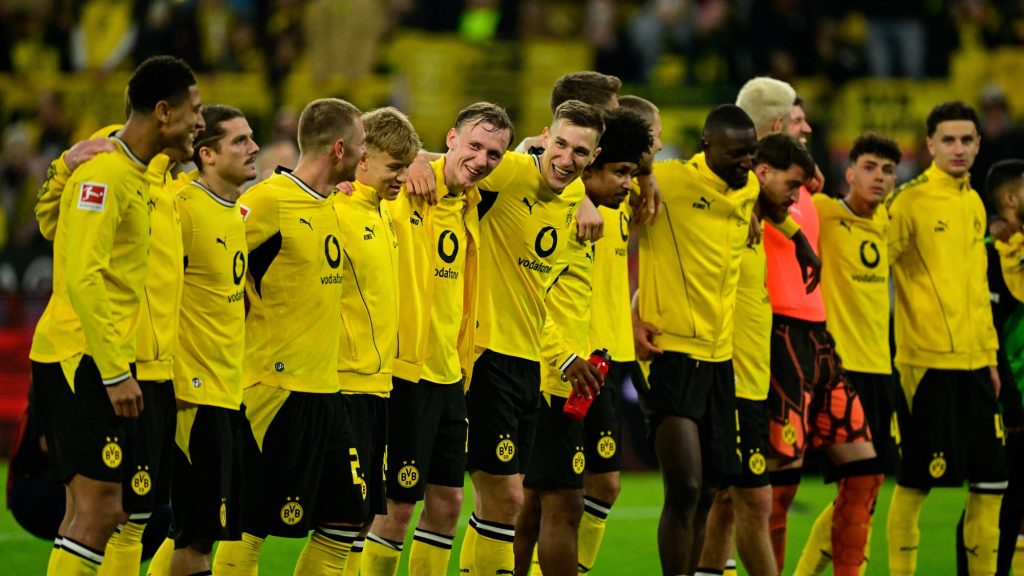 Rémálomkezdés után fordított és lett bajnoki ezüstérmes a Dortmund