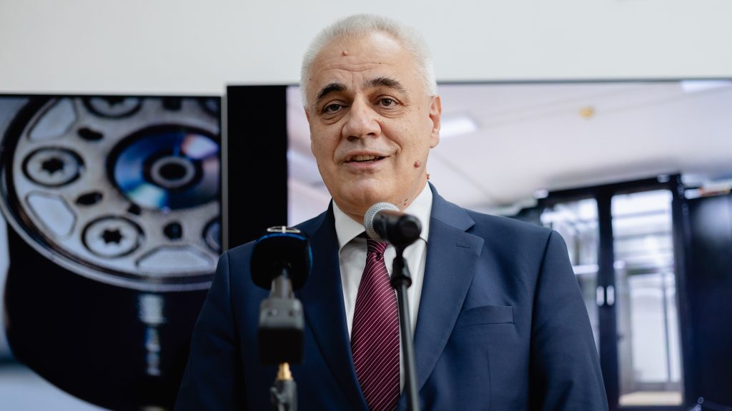 Megszavaztatja a kutatóközpontok jövőjét az ELTE rektora, de ez nem mindenkinek dolgozónak tetszik