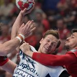 Dragan Pechmalbec (b) és Ivan Martinovic (j), a Veszprém, valamint és Janus Dadi Smarason, a Szeged játékosa (k) a férfi kézilabda NB I 22. fordulójában játszott One Veszprém HC - OTP Bank-Pick Szeged mérkőzésen.