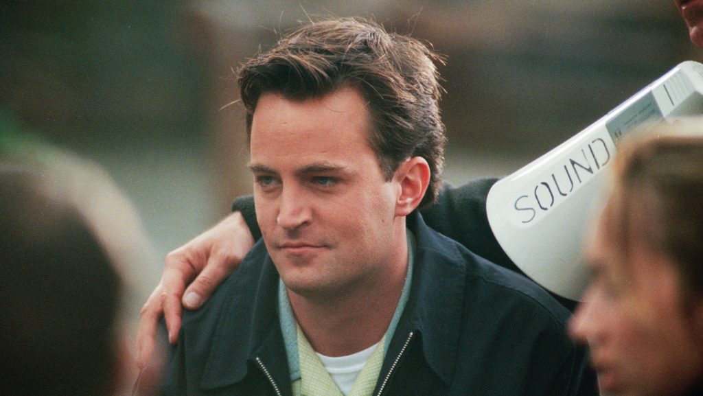 Több mint 3 év börtönt kapott Matthew Perry asszisztense a sztár túladagolásában játszott szerepe miatt