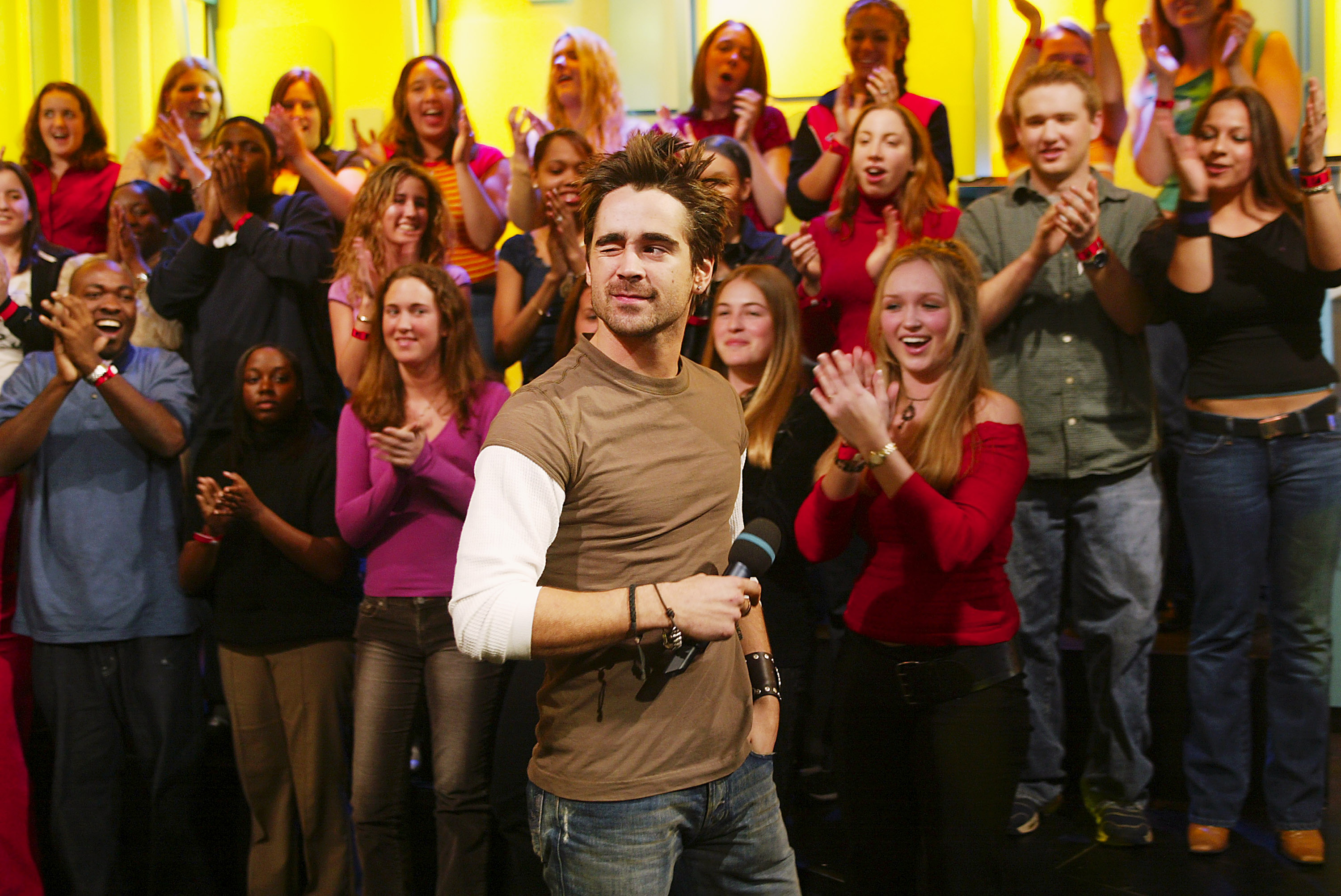 Az MTV Total Request Live című műsorának forgatásán a Times Square-en, 2003-ban.