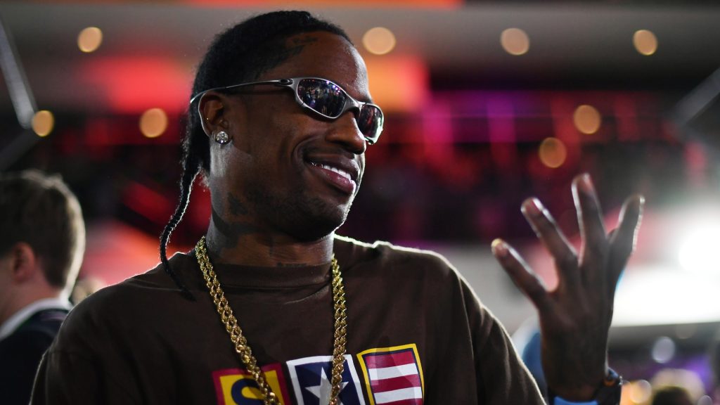 Káosz, pánik és repkedő bútorok Travis Scott csepeli buliján