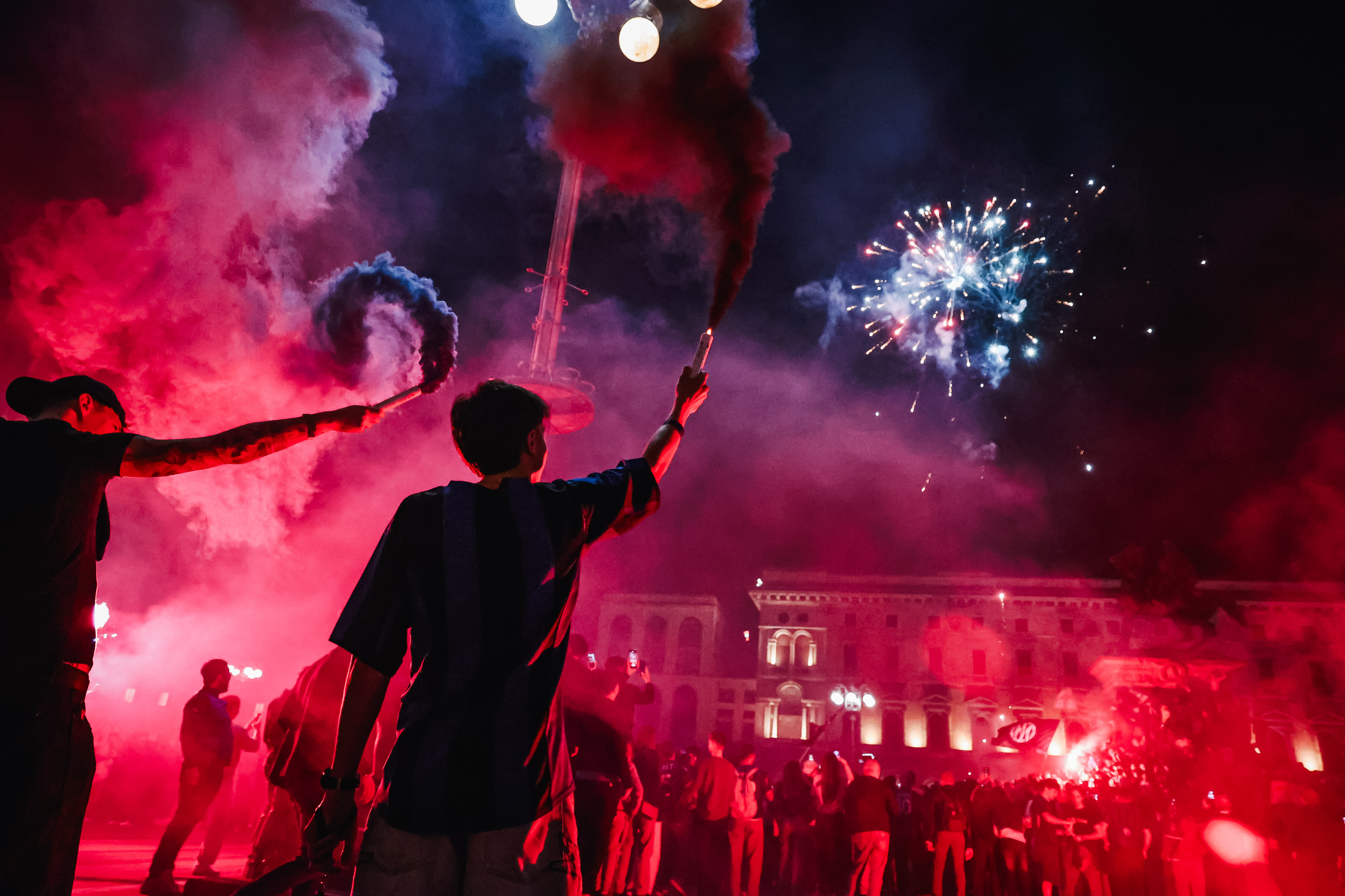 Az Inter-szurkolók ünneplése.