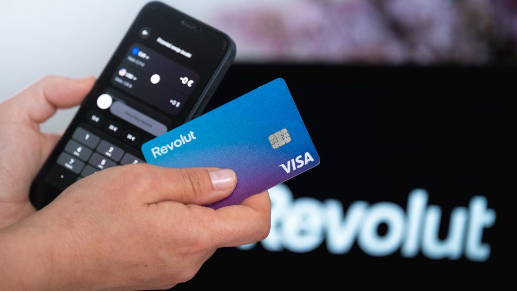 revolut, készpénzfelvétel, 300 ezer forint, ingyen,