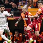 Sallai Roland és Dogukan Sinik a Galatasaray-Antalyaspor mérkőzésen.