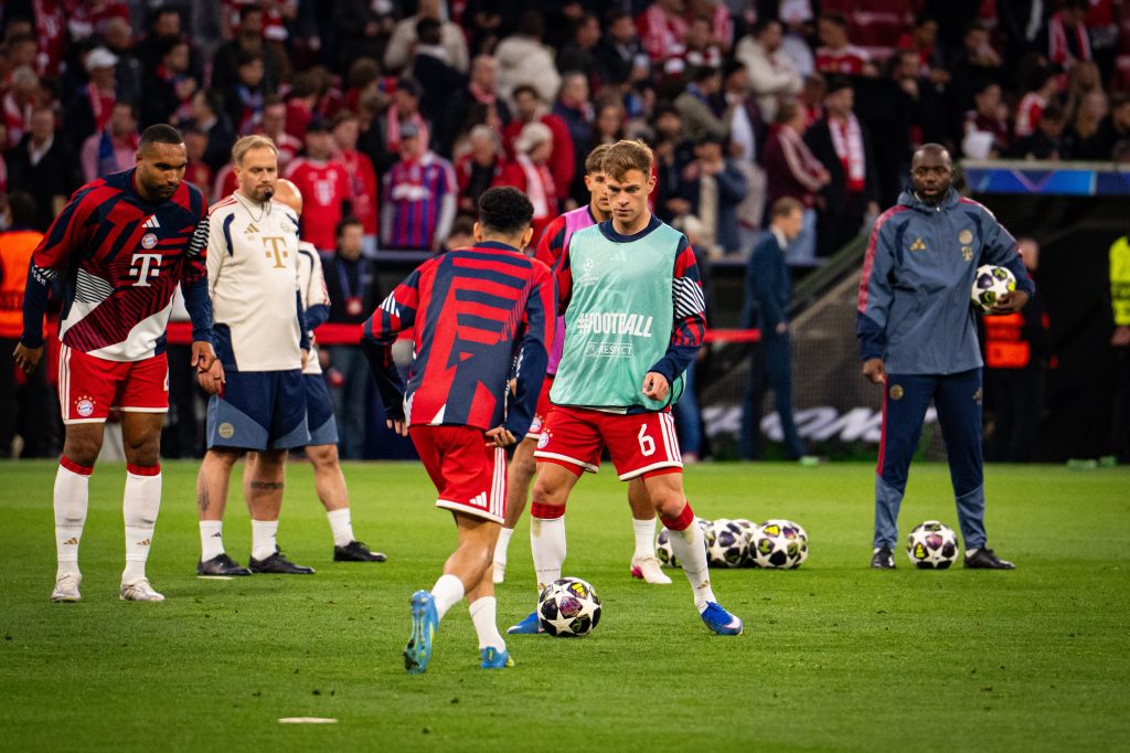 A Bayern München játékosai bemelegítés közben.