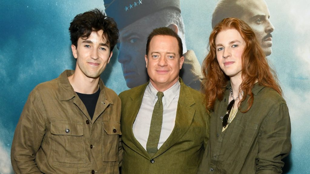 Ritkaság: Brendan Fraser a fiaival jelent meg új filmje premierjén