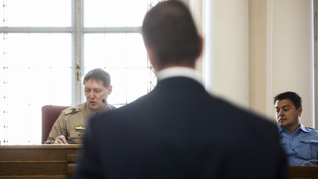 A vád szerint szervezett korrupciós kapcsolatrendszert működtetett a volt győri rendőrkapitány