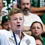 Jesper Jensen, a Ferencváros vezetőedzője a női kézilabda Bajnokok Ligája negyeddöntőjében játszott FTC-Rail Cargo Hungaria - Metz Handball első mérkőzésen az Érd Arénában 2026. április 19-én.