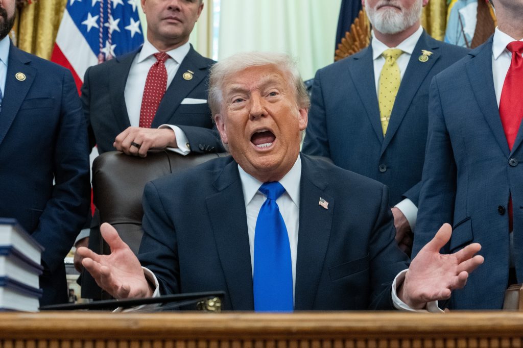 Donald Trump megszűntnek nyilvánította az Iránnal folytatott „fegyveres harcot”
