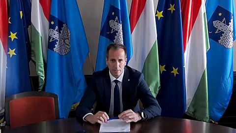 László Győző szombathelyi alpolgármester az online sajtótájékoztatón.