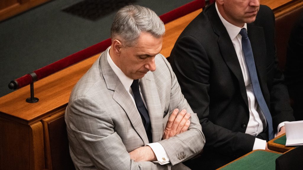 „Az eddigi legalantasabb támadás nem is a politikai ellentáborból, hanem a hátam mögül érkezett” – Lázár János is leltárt készített és üzent Ferencz Orsolyának