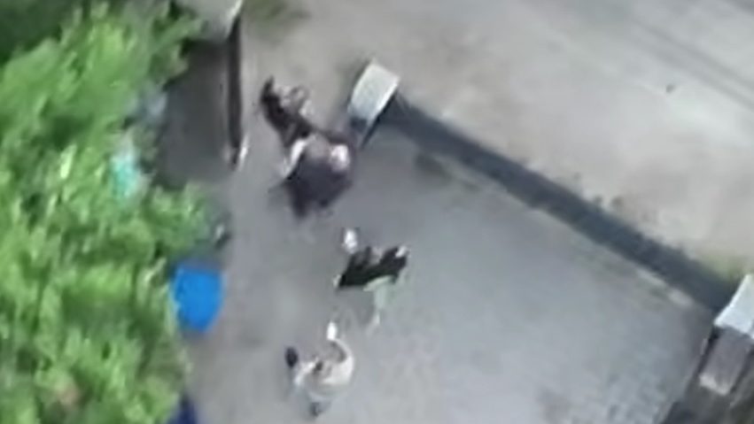 Légifelvételen, ahogy lecsapnak egy szökésben lévő férfira Kerepesen