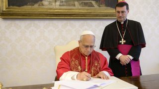 XIV. Leó figyelmeztet a mesterséges intelligencia veszélyeire.