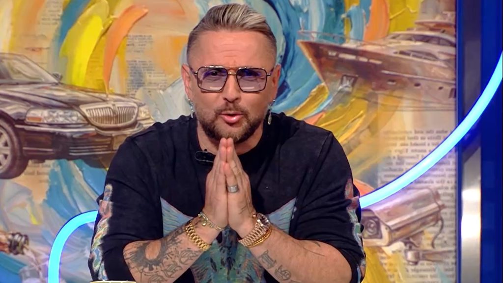 „Maradjon júni 30-ig, én azt kérem a Jóistentől” – Majka pénzzel fogadott arra, hogy Sulyok Tamás nem mond le tisztségéről