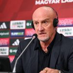 Marco Rossi szövetségi kapitány a magyar labdarúgó-válogatott kerethirdető sajtótájékoztatóján az MLSZ Telki Edzőközpontjában 2026. május 12-én. Öt újonc került be a magyar labdarúgó-válogatott idei második keretébe. A magyar válogatott Finnországgal játszik barátságos mérkőzést június 5-én a Puskás Arénában, majd június 9-én Kazahsztán ellen edzőmeccset Debrecenben.