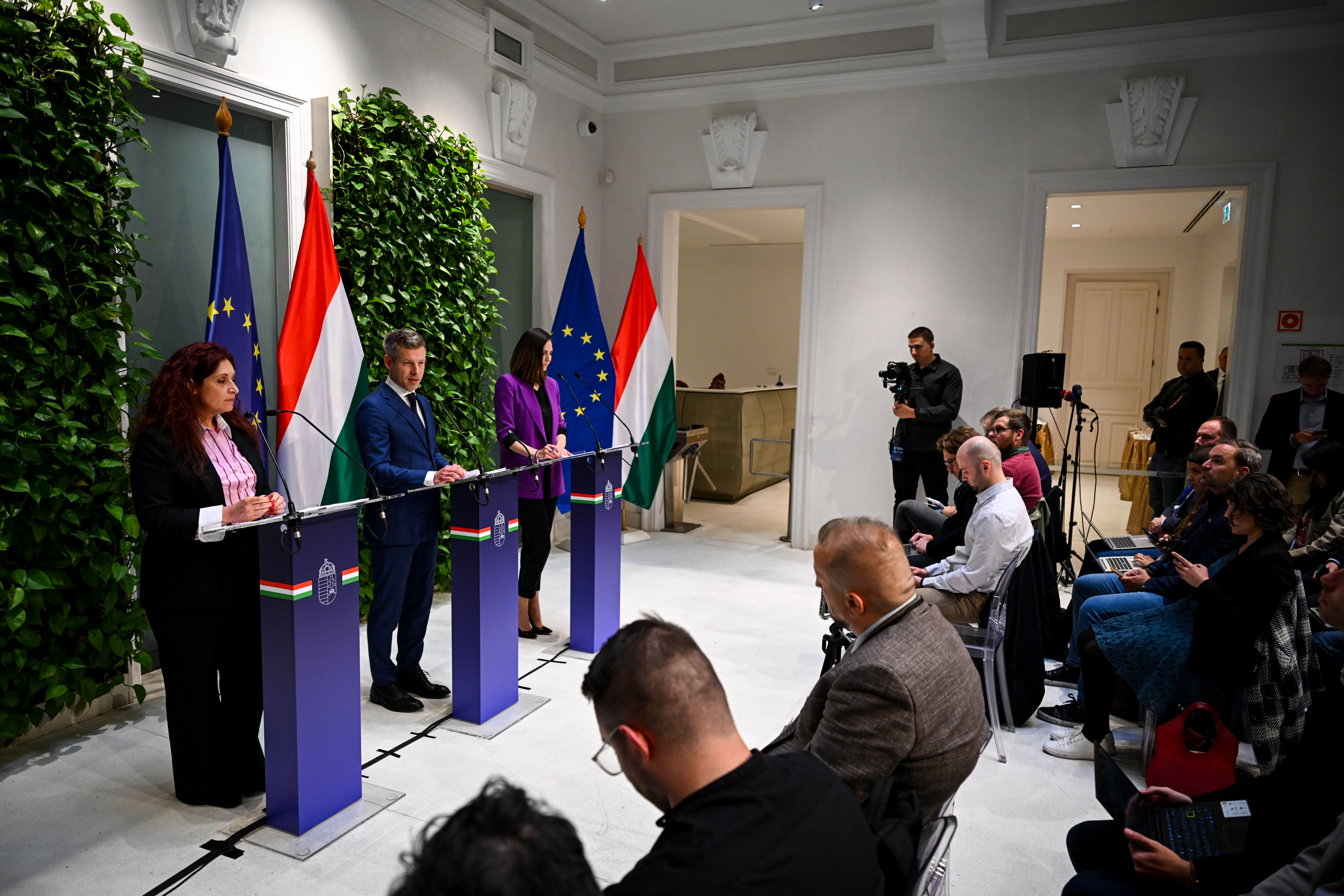 Magyar Péter, Magyarország miniszterelnöke a második kormányülés után tartott sajtótájékoztatón Budapesten, 2026. május 18-án.