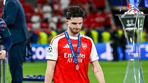 Declan Rice, miután átvette a második helyért járó érmet a Bajnokok Ligája döntőjének elvesztése után.