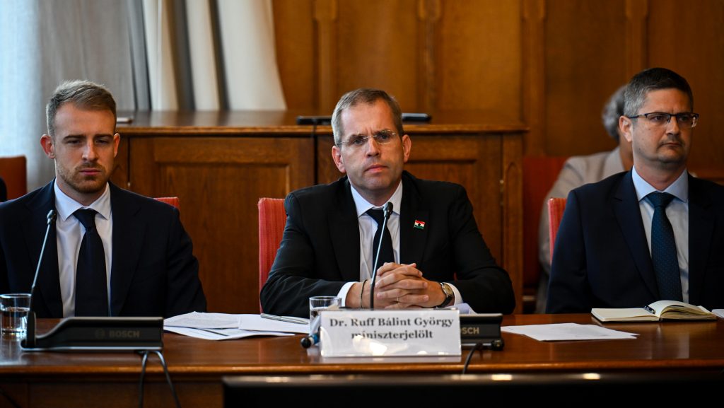 Juhász Hajnalka Ruff Bálintról: Gyűlöli a konzervatív, keresztény világot
