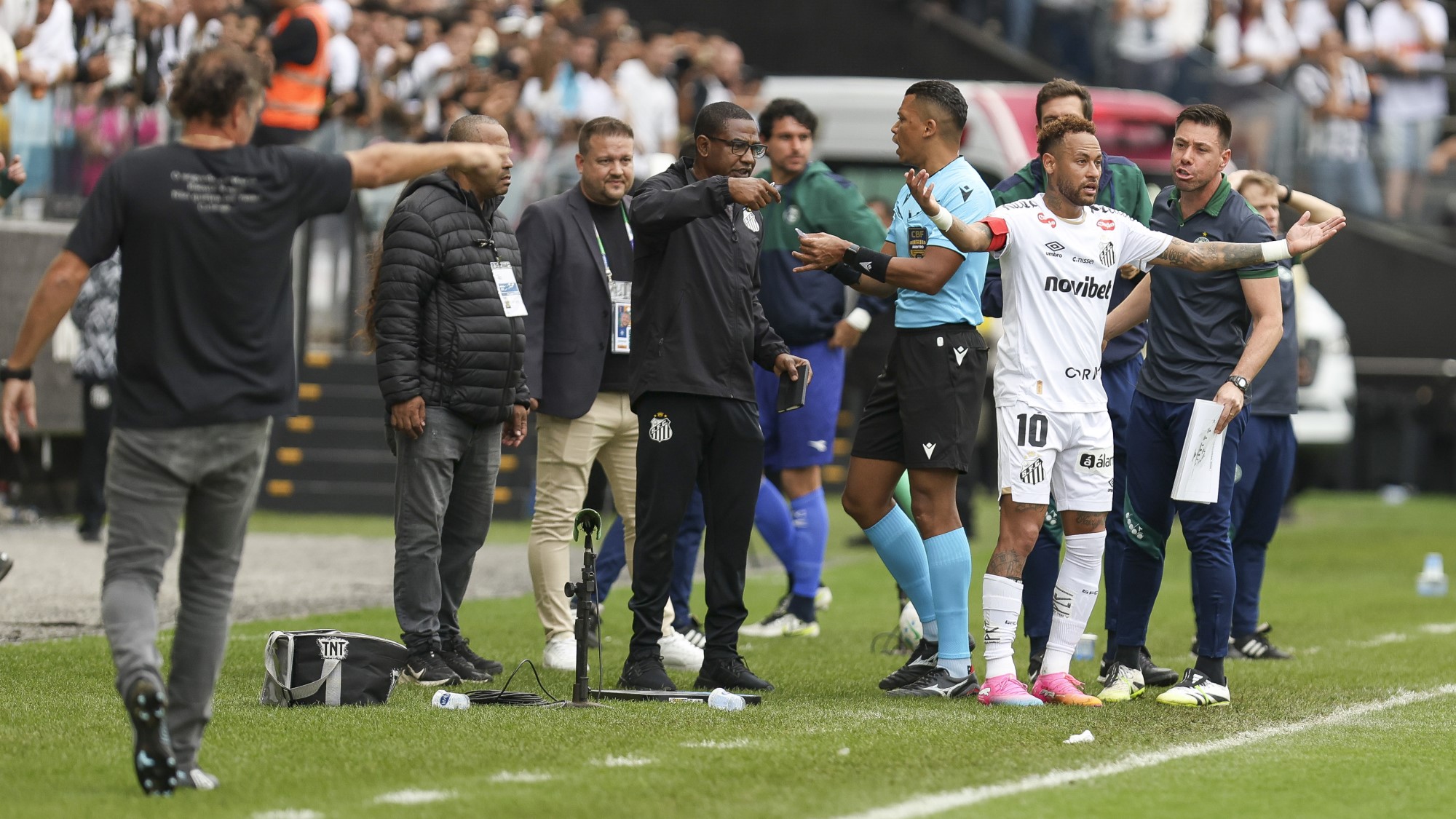Neymart véletlenül cserélték le a Santos legutóbbi bajnokiján.