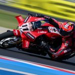 Nicolo Bulega, az Aruba.it Racing – Ducati olasz versenyzője a gyorsaságimotoros Superbike-világbajnokság magyarországi harmadik szabadedzésén a balatonfőkajári Balaton Park Circuit versenypályán 2026. május 2-án.