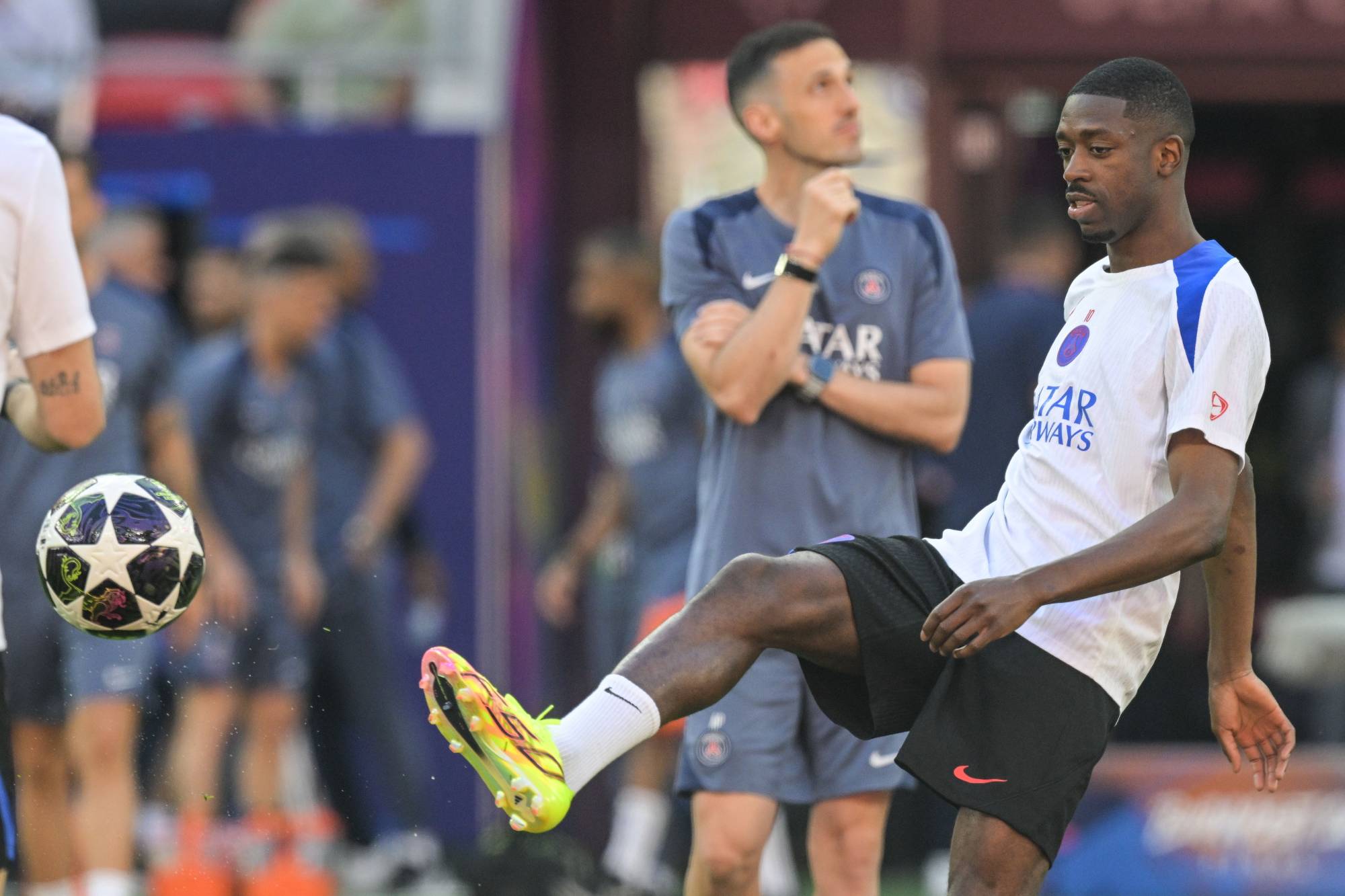 Ousmane Dembélé a Paris Saint-Germain (PSG) edzésén a budapesti UEFA Bajnokok Ligája (BL) labdarúgó döntő helyszínén, a Puskás Arénában 2026. május 29-én. A BL-döntőt a címvédő francia PSG és az angol Arsenal játssza másnap.