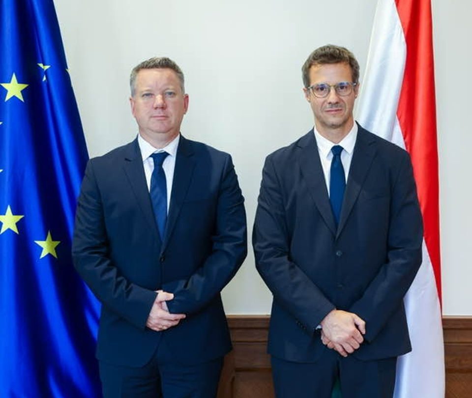 Az új belügyminiszter prezentálta államtitkárát.