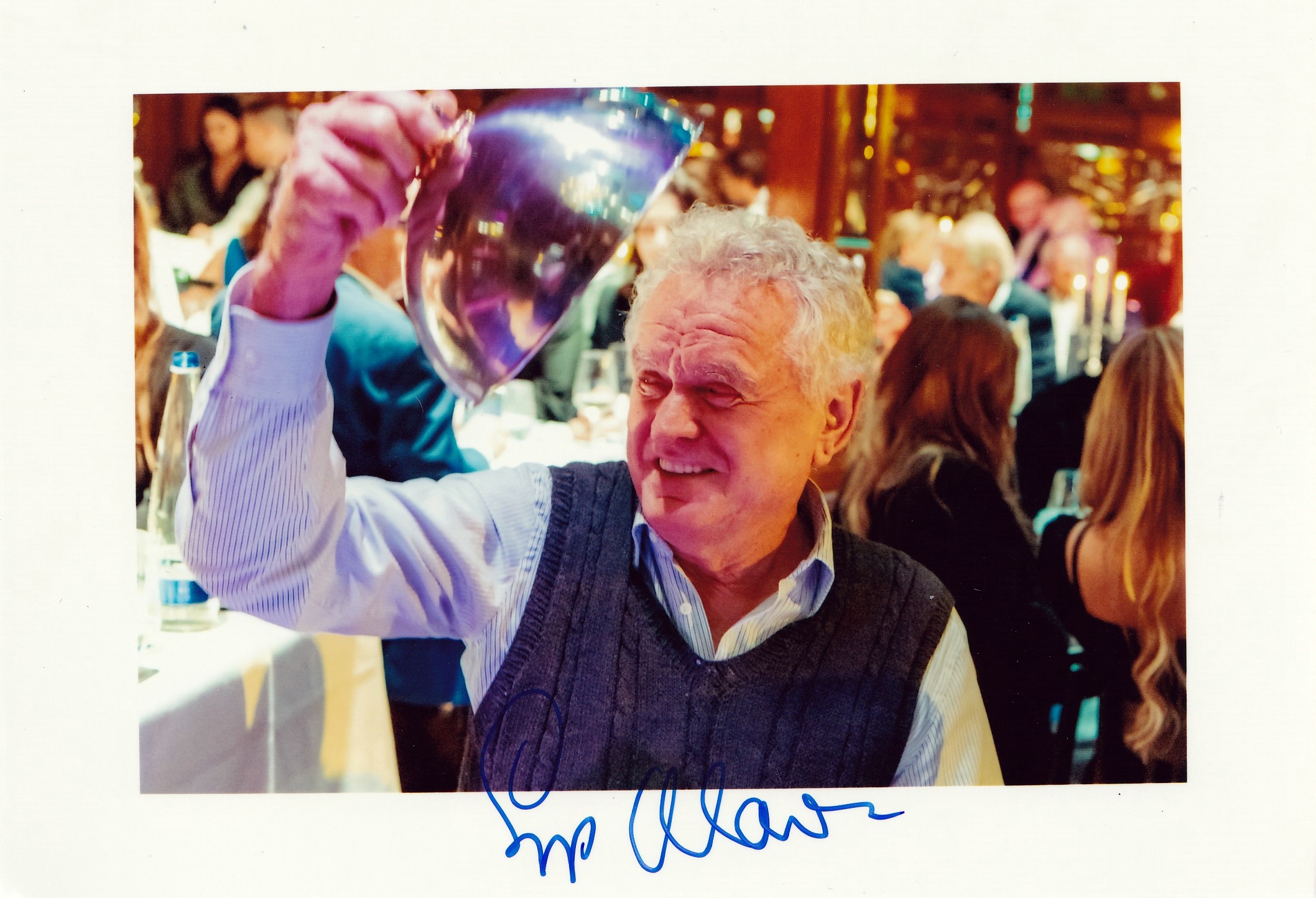 Sepp Maier focista aláírt fényképe David Attenborough számára.