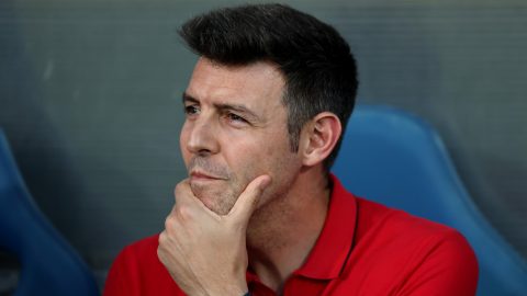 Sergio Navarro, a Debrecen vezetőedzője a labdarúgó Fizz Liga 3. fordulójában játszott Kolorcity Kazincbarcika SC - Debreceni VSC mérkőzésen a mezőkövesdi Városi Stadionban 2025. augusztus 8-án. A Debrecen 2-1-re győzött.