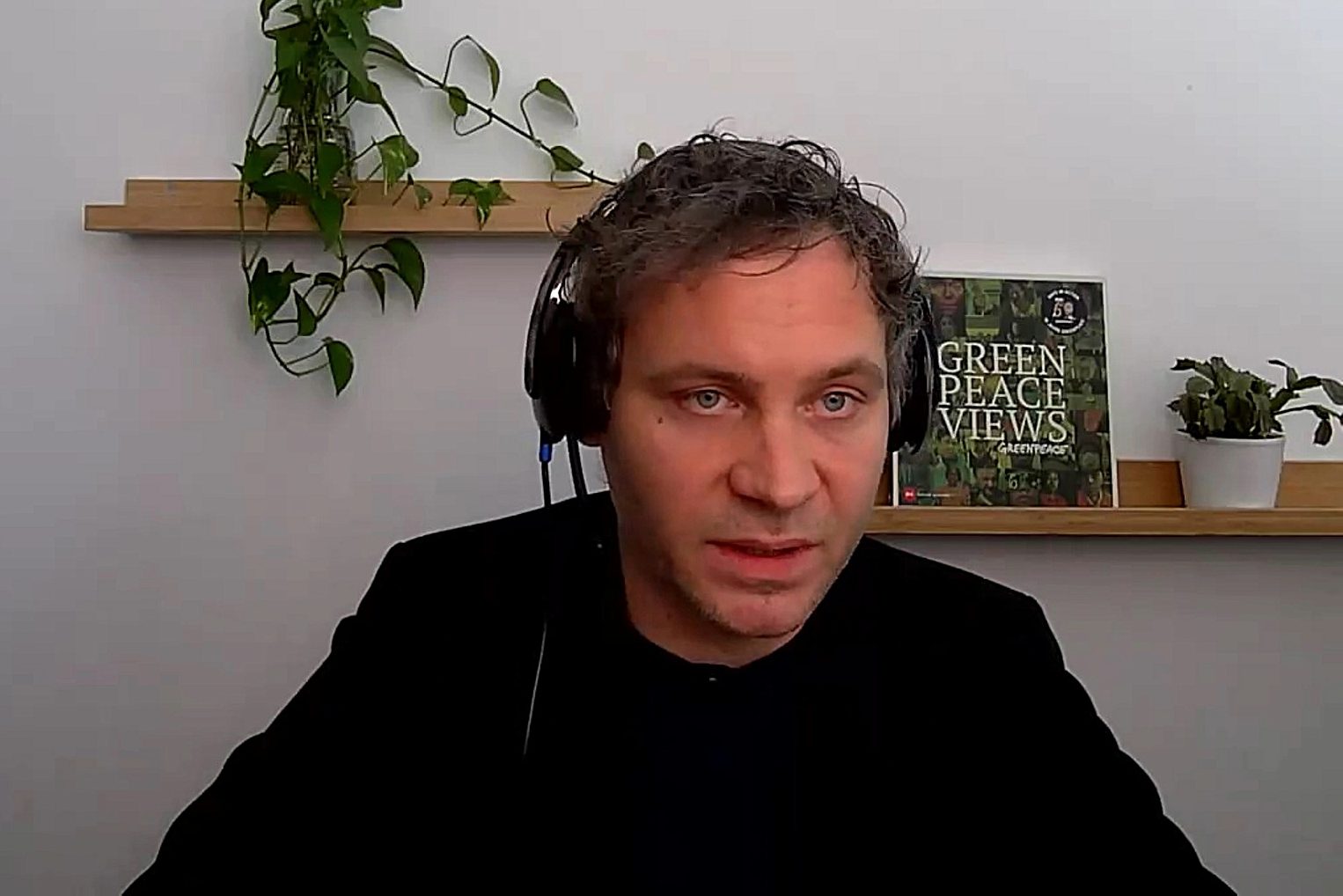 Stefan Stadler a Greenpeace online sajtótájékoztatóján.
