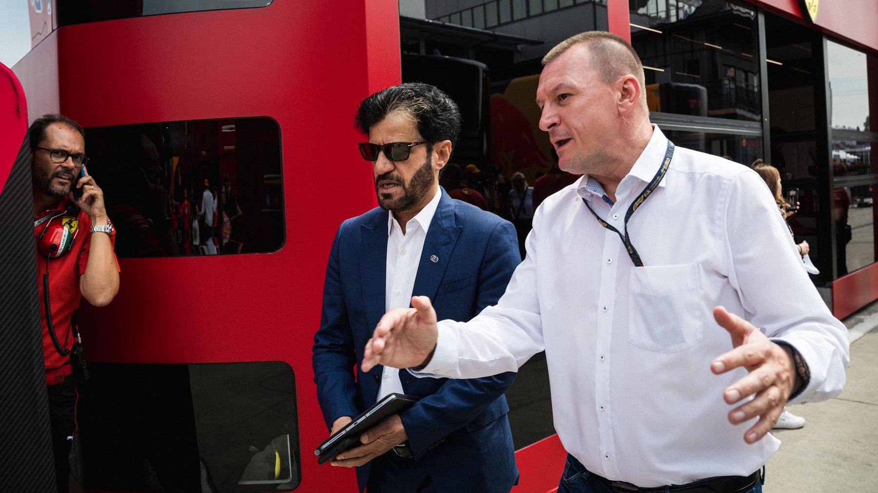 Szujó Zoltán és az FIA elnöke a Hungaroringen, a 2024-es Magyar Nagydíjon.