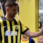 ATHENS, GREECE - APRIL 16: Barnabás Varga of AEK Athens high fives mascots in the tunnel prior to the UEFA Conference League 2025/26 Quarter-Final Leg Two match between PAE AEK and Rayo Vallecano de Madrid at Agia Sophia Stadium on April 16, 2026 in Athens, Greece. (Photo by Milos Bicanski - UEFA/UEFA via Getty Images)