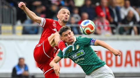 Jasmin Mesanovic (b), a Kisvárda és Vitális Milán, az ETO játékosa a labdarúgó Fizz Liga 33., utolsó fordulójában játszott Kisvárda Master Good - ETO FC mérkőzésen.