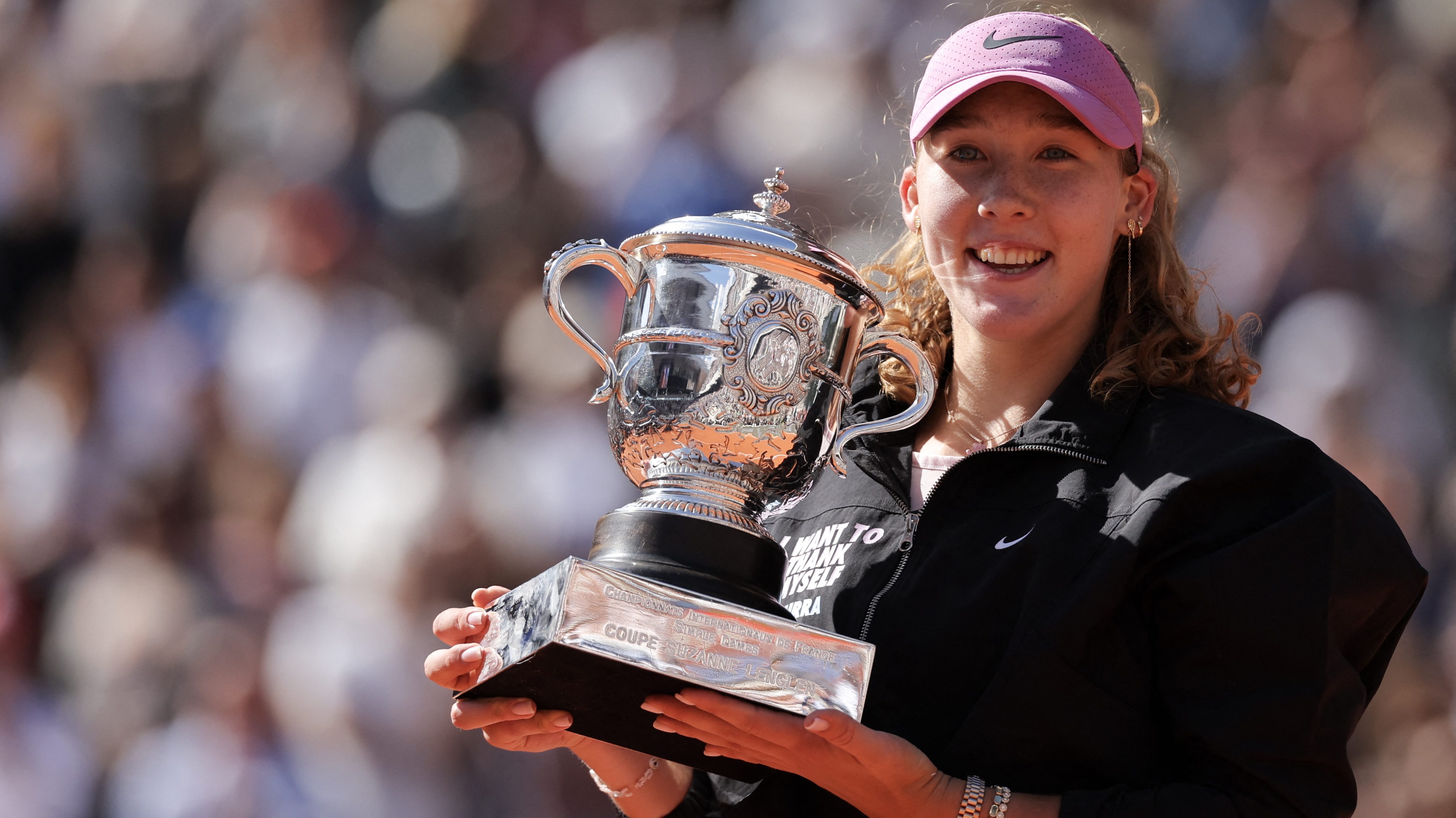 Mirra Andrejeva a Roland Garros megnyerése után.