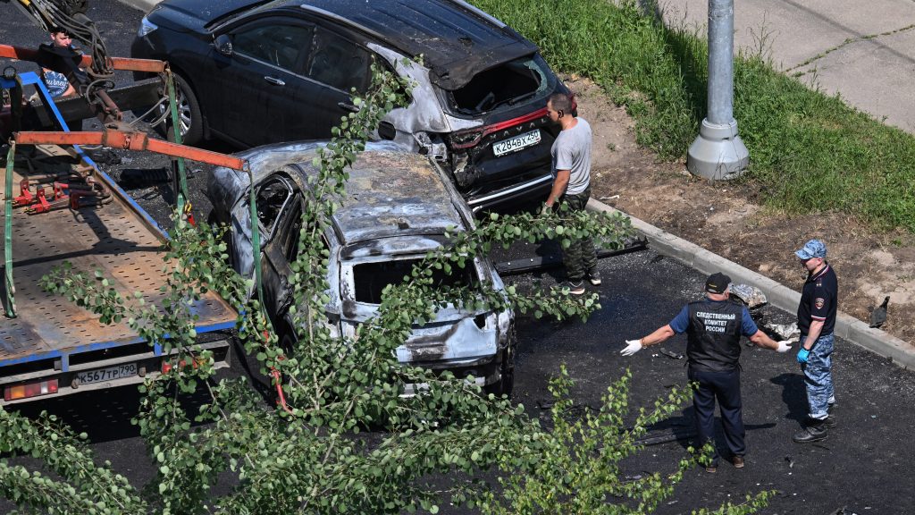 BMW-jébe rejtett pokolgéppel robbantottak fel egy orosz ezre