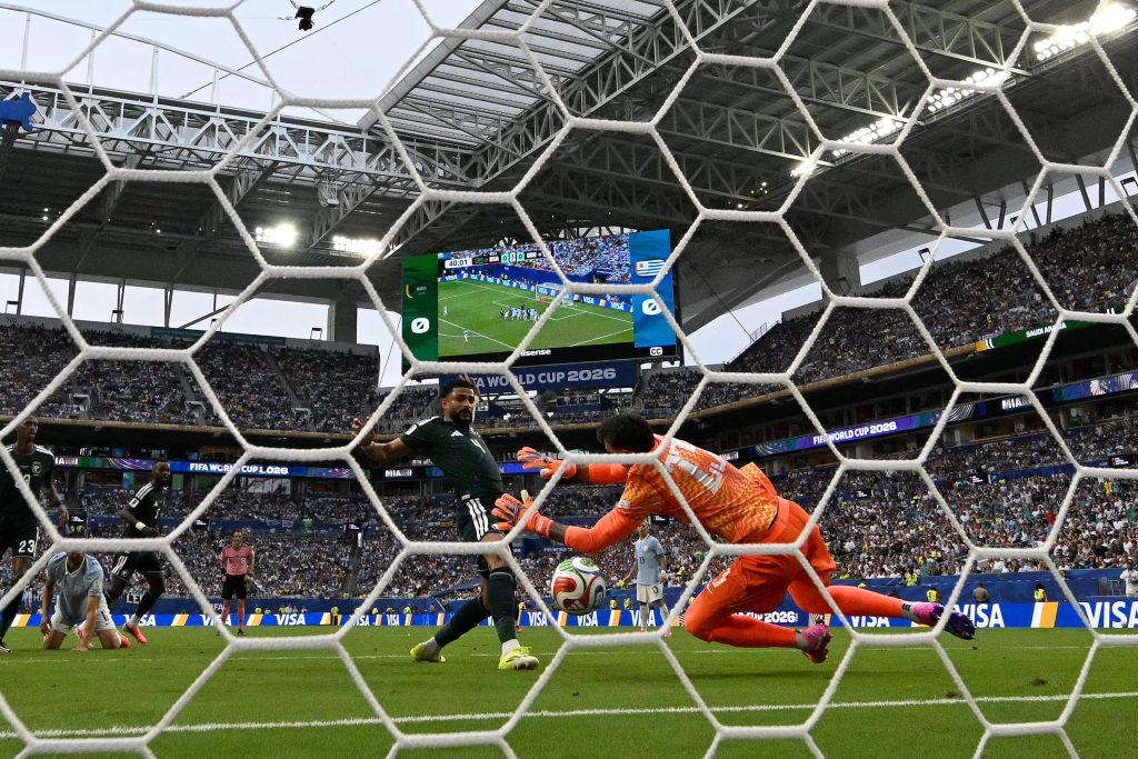 Abdulelah Al-Amri gólja Uruguay ellen. 