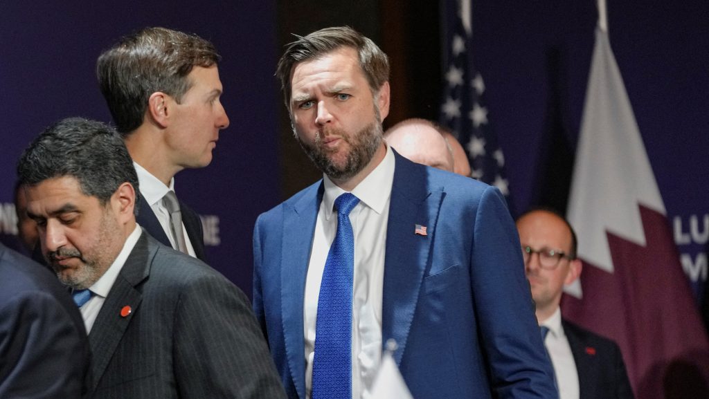 Levegőnek nézte JD Vance-t a katari kormányfő