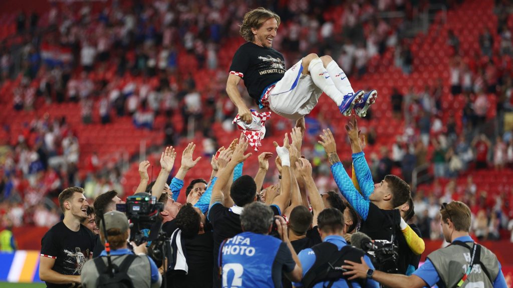 Ronaldo megérkezett, nem fogtak kezet a nemi erőszakkal vádolt focistával, horvát siker Modric 200. meccsén – ez történt a vb 13. játéknapján