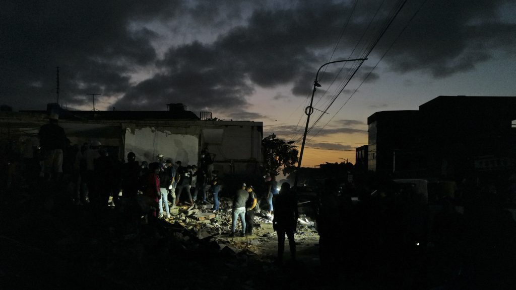 Két kisfiút mentettek ki a romok alól Venezuelában