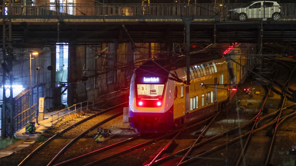 Órákra leállt a teljes német vasút