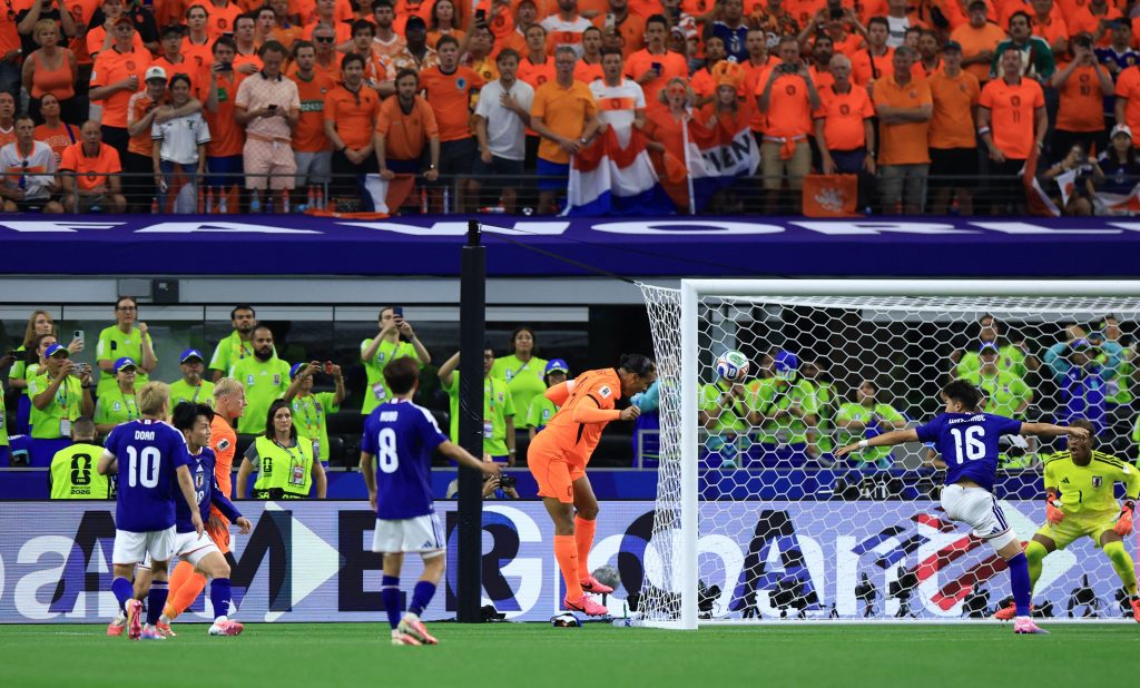 Virgil van Dijk gólja Japán ellen.