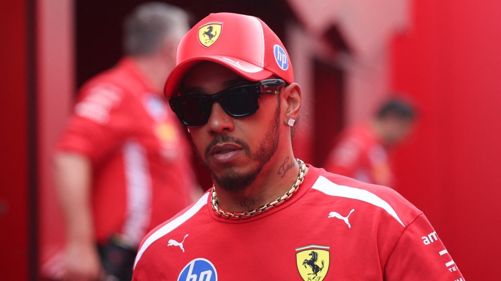 Hamilton megszerezte az első győzelmét a Ferrarival