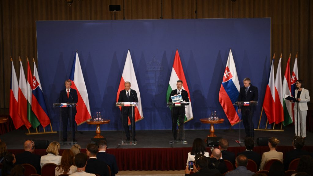 V4: Magyar Péter szerint újra él a lengyel–magyar barátság