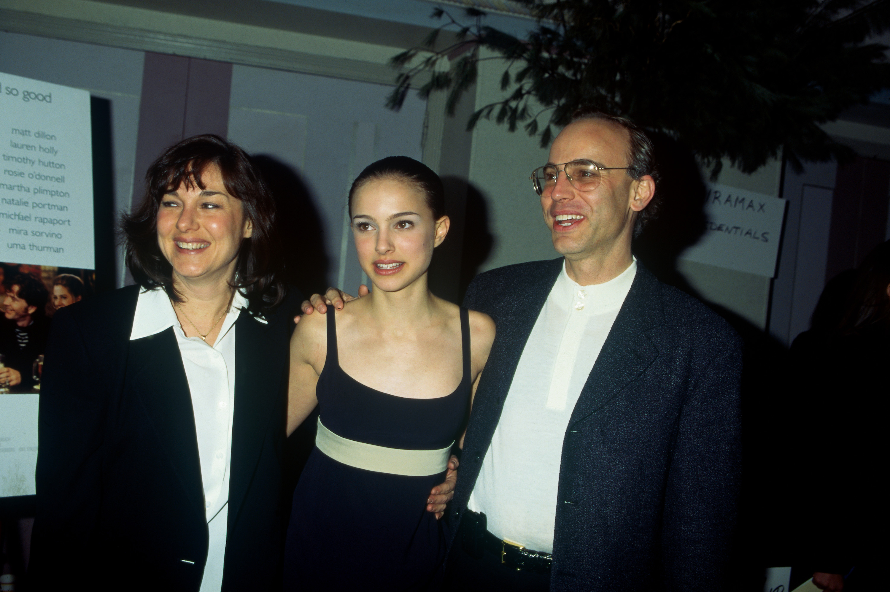 Natalie Portman 1996-ban szülei oldalán.