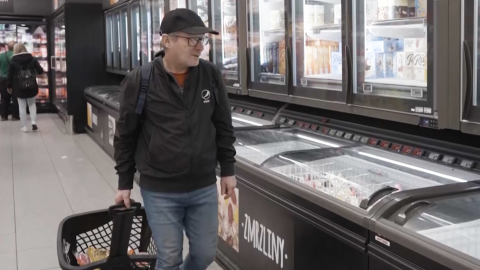 A parkolóőr Petr is kapott a támogatásból