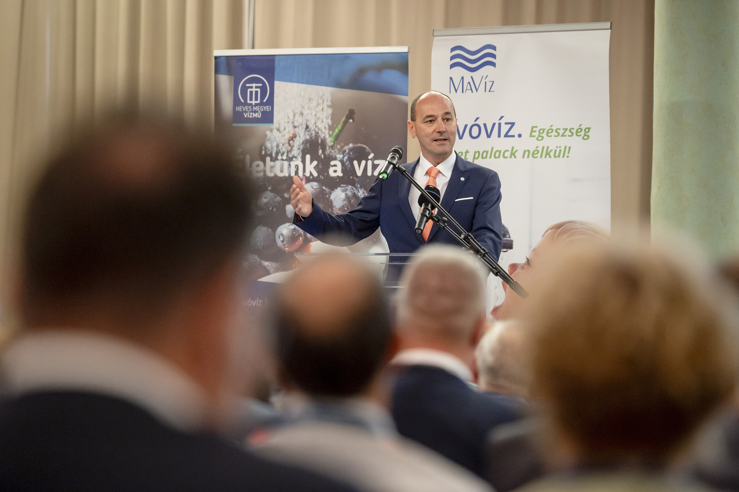 Kurdi Viktor, a Magyar Víziközmű Szövetség elnöke beszédet mond a Víz: élet és lehetőség című konferencián a Hotel Egerben 2024. június 5-én.