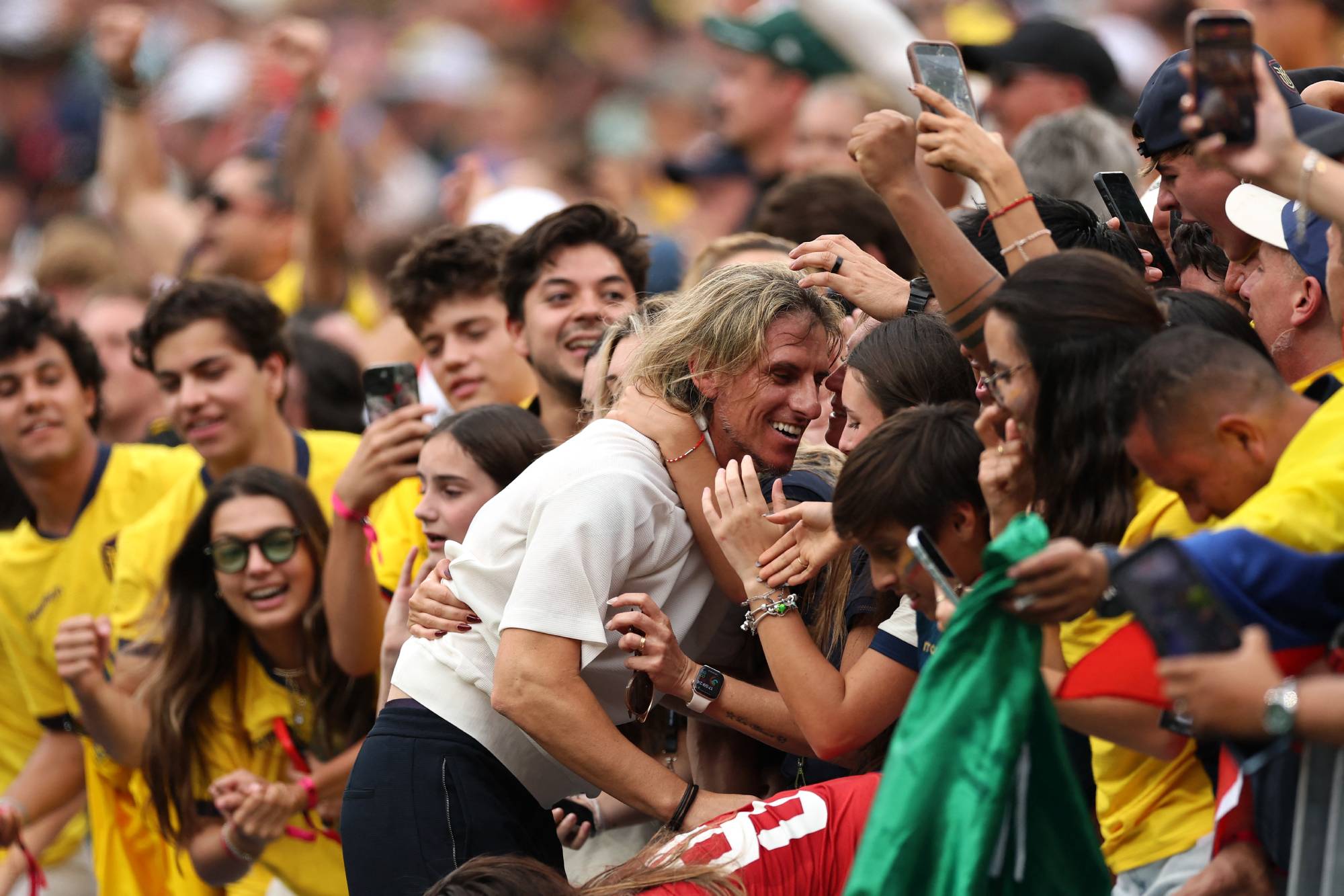 EAST RUTHERFORD, NEW JERSEY - JUNE 25: Sebastian Beccacece, Head Coach of Ecuador, celebrates with fans and family members after the 2-1 win during the FIFA World Cup 2026 Group E match between Ecuador and Germany at New York New Jersey Stadium on June 25, 2026 in East Rutherford, New Jersey. Mattia Ozbot/Getty Images/AFP
