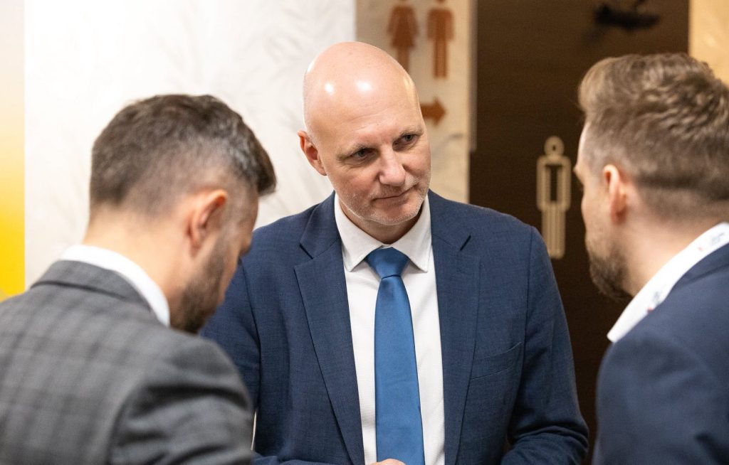 Tisza-kormány: Vége a központosított kommunikációs beszerzési rendszernek