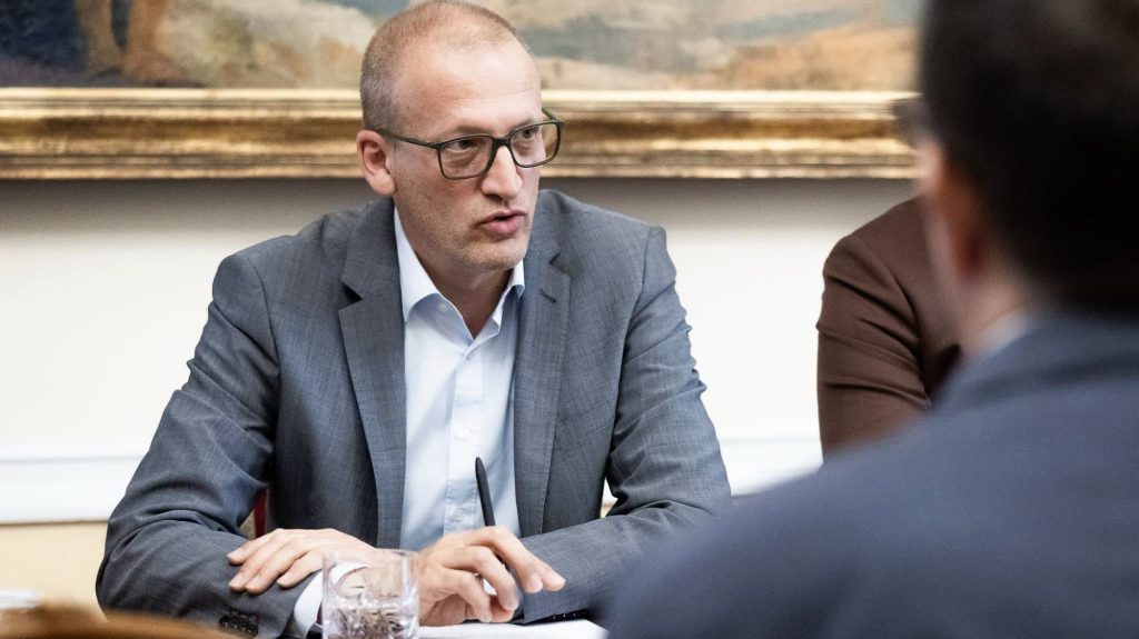 A kormány feloldotta a Fidesz idején blokkolt ukrán sajtótermékek tiltását