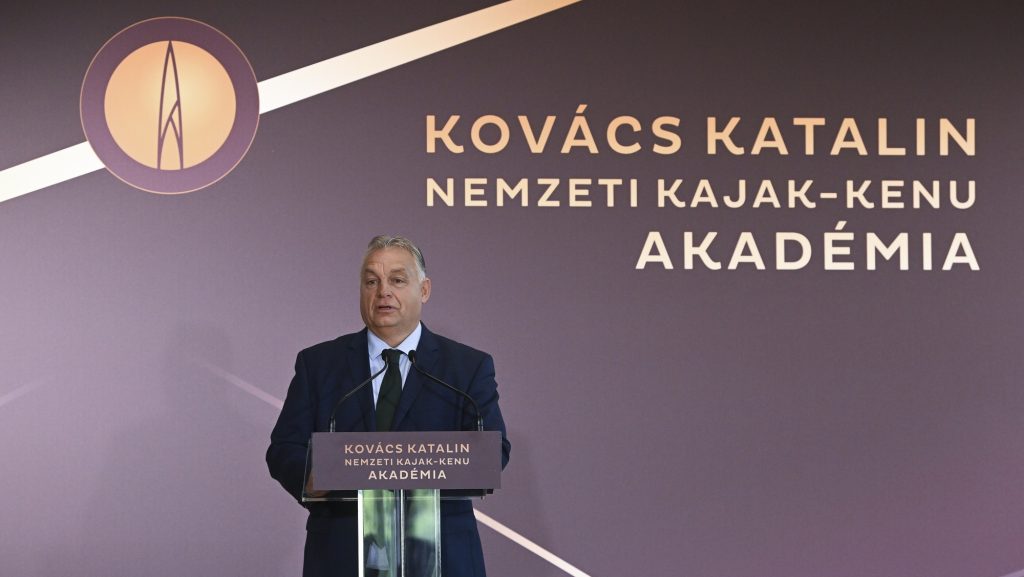 Át kellett helyezni az egyetemi kajak-kenu-vb-t a Velencei-tó kiszáradása miatt, pedig Orbánék 51 milliárdért építettek akadémiát a partjára